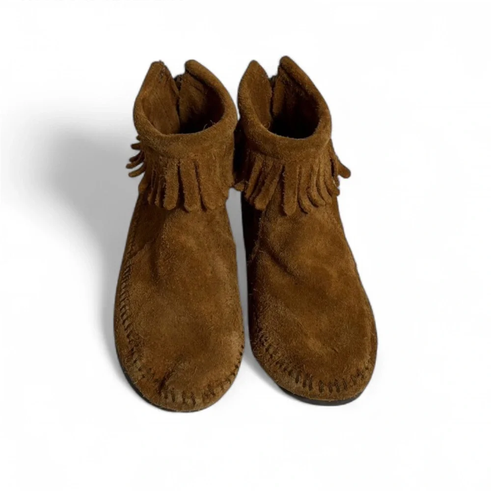 Minnetonka Kid’s/Children's Back Zipper Fringe Boot Tan 12